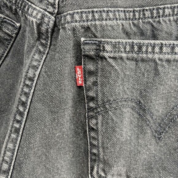 NWT Levi's Women's 501 Original High-Rise Jean Shorts - Lunar Black - Size 27 - Picture 5 of 6